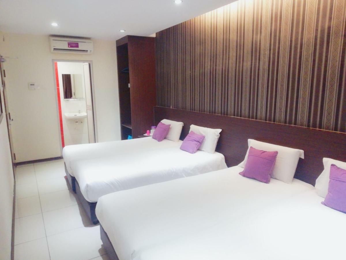 Remember Hotel Bukit Gambir Exterior foto